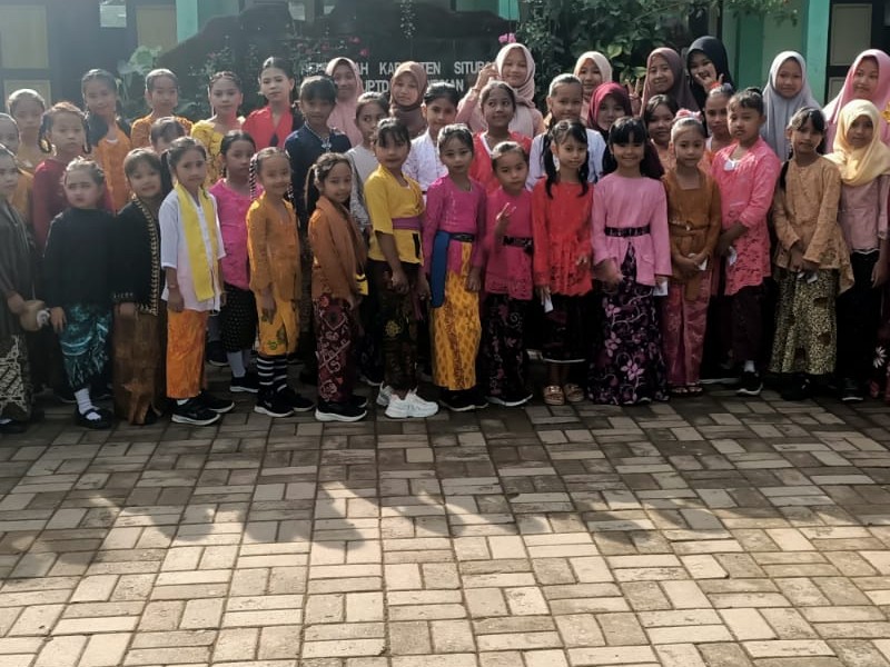 Kegiatan hari kartini di SDN 1 Plalangan